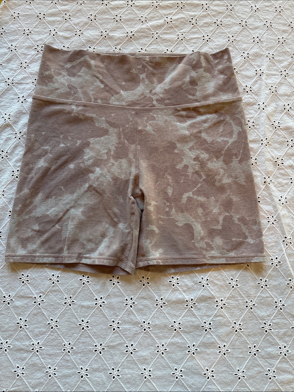 Vuori Heathered Taupe Camo High-Rise Bike Shorts
